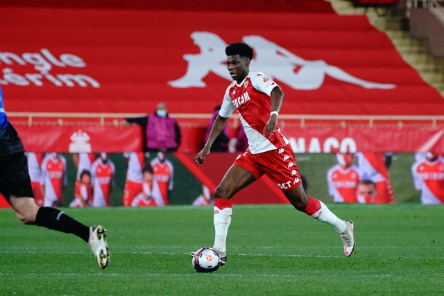 今晚英超传出新动向,摩纳哥外线爆发,管理层表态——气氛紧张,更衣室氛围转暖的简单介绍 今晚英超传出新动向,摩纳哥外线爆发,管理层表态——气氛紧张,更衣室氛围转暖的简单介绍